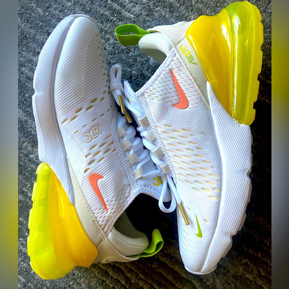 Women’s Air Max 270 NEW. Size 7